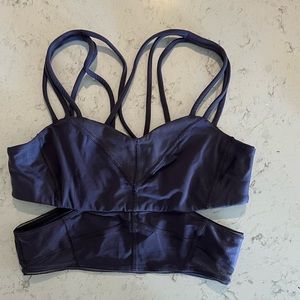 Rare EUC Lululemon bra - sz 4 in deep purple